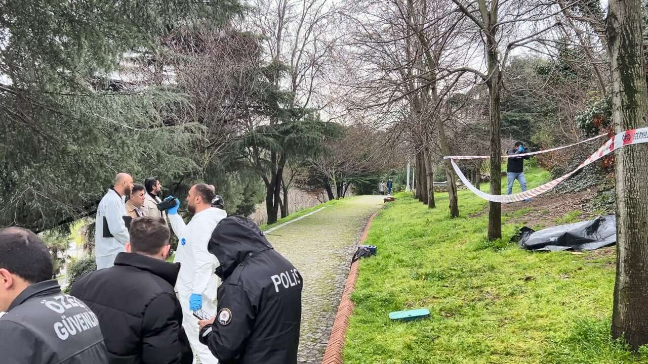 Temizlik görevlileri parkta ceset buldu! Kimliği belli oldu 4